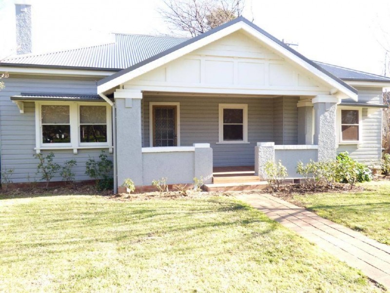 6 Bourke Street, Cootamundra NSW 2590