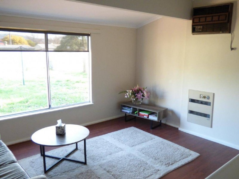 6 Bourke Street, Cootamundra NSW 2590