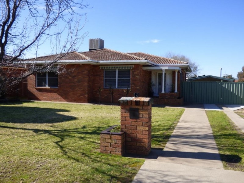 13 Coora Avenue, Cootamundra NSW 2590