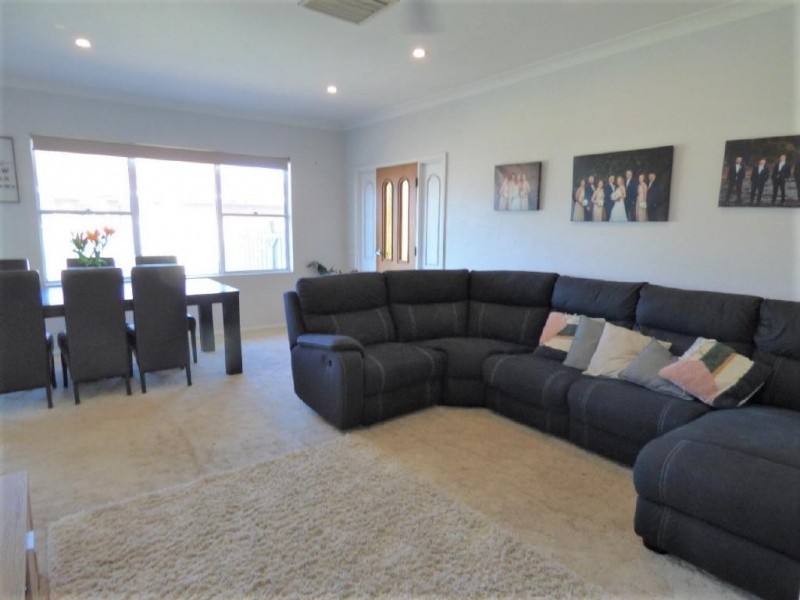 13 Coora Avenue, Cootamundra NSW 2590