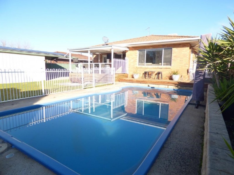 13 Coora Avenue, Cootamundra NSW 2590