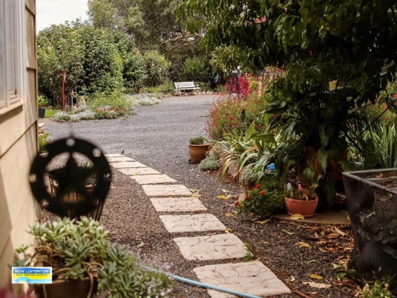 16 Hoskin Street, Wallendbeen NSW 2588