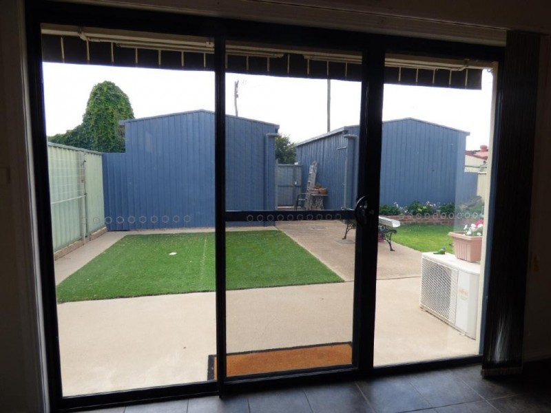 2/27 Cooper Street, Cootamundra NSW 2590