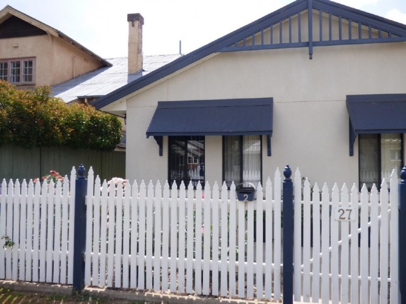 2/27 Cooper Street, Cootamundra NSW 2590