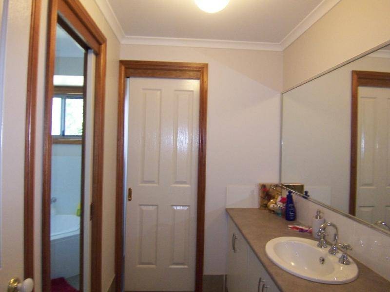 94 Berthong Street, Cootamundra NSW 2590