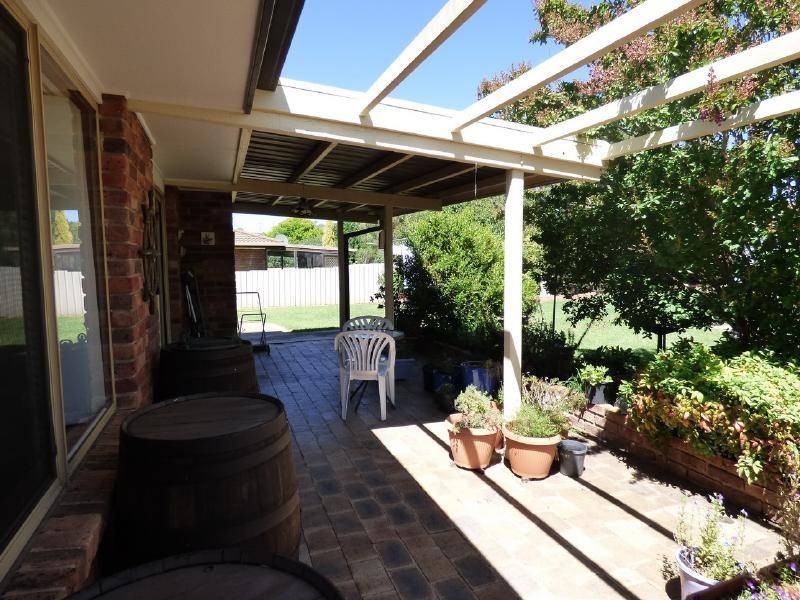 5 Dickson Street, Cootamundra NSW 2590