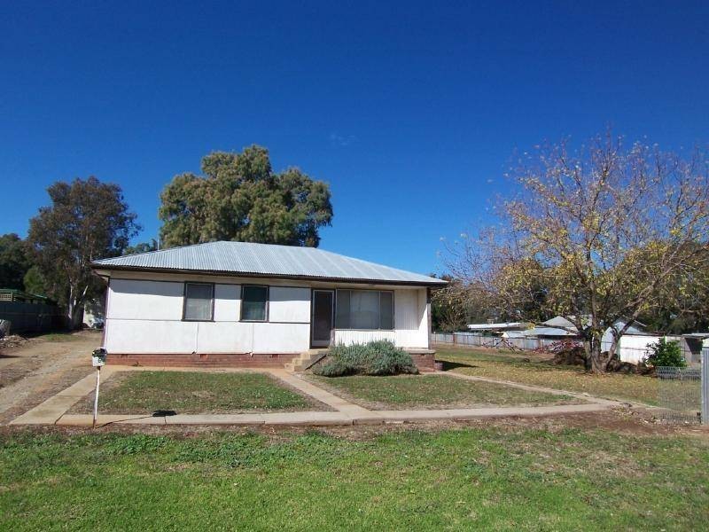 6 Bradman Street, Cootamundra NSW 2590