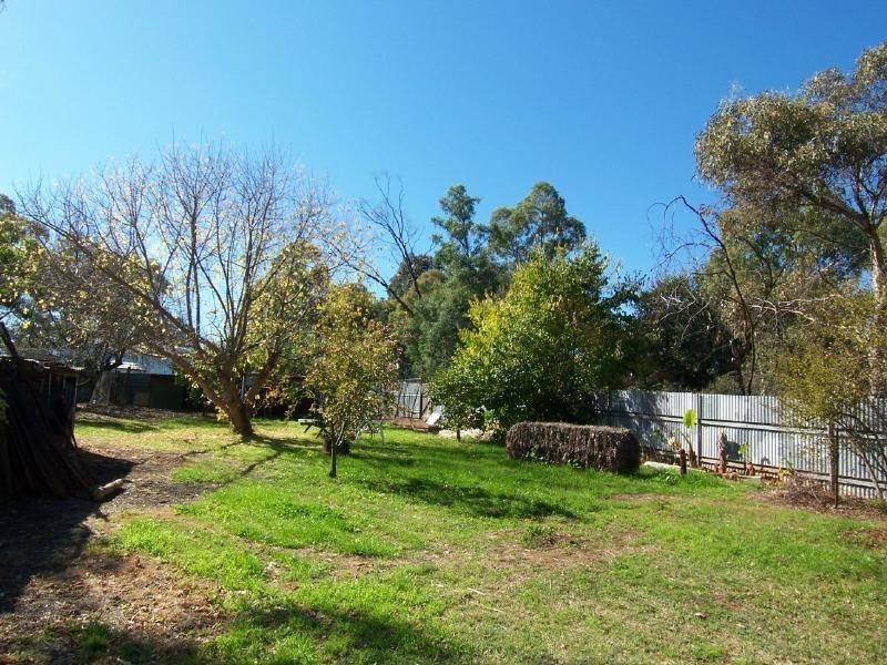6 Bradman Street, Cootamundra NSW 2590