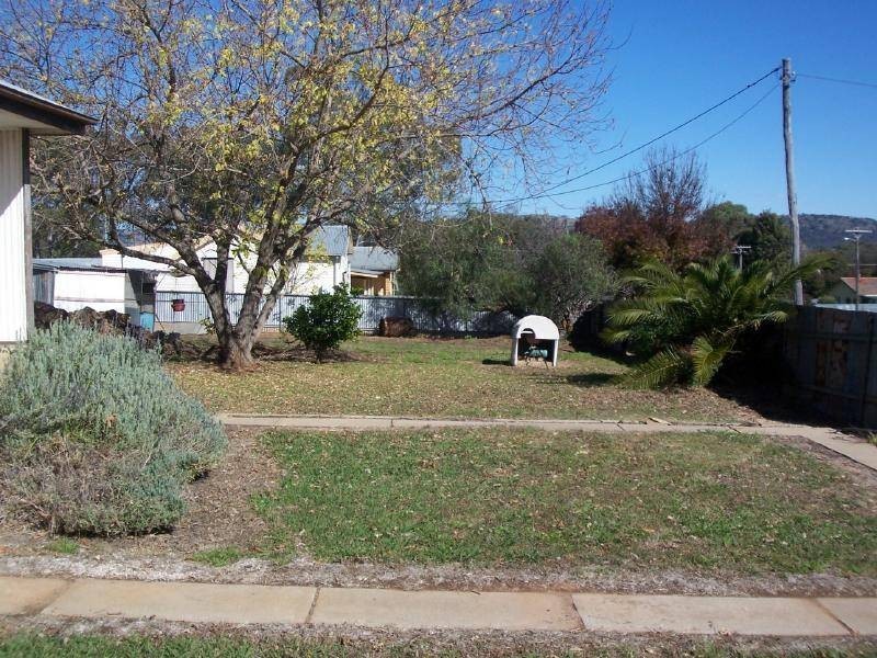 6 Bradman Street, Cootamundra NSW 2590
