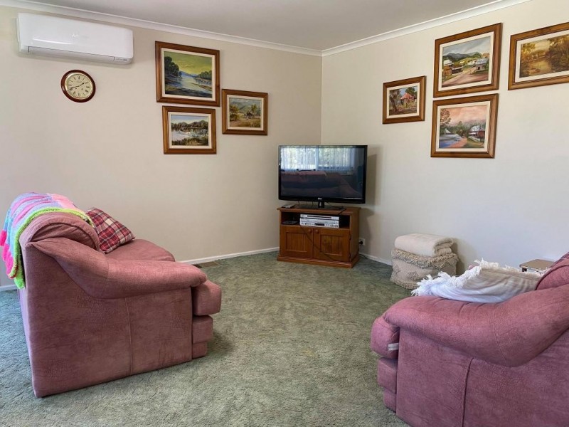 57 Cutler Avenue, Cootamundra NSW 2590
