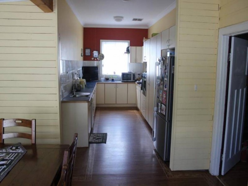 97 Thompson Street, Cootamundra NSW 2590