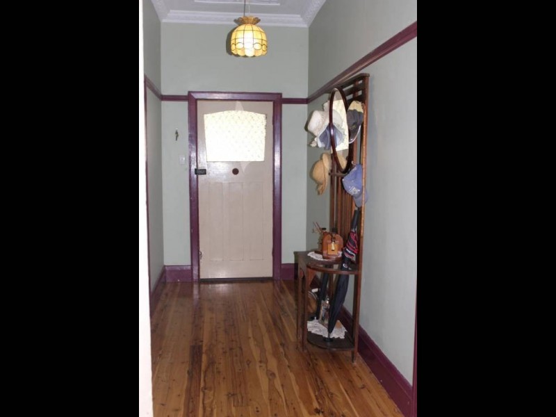 97 Thompson Street, Cootamundra NSW 2590
