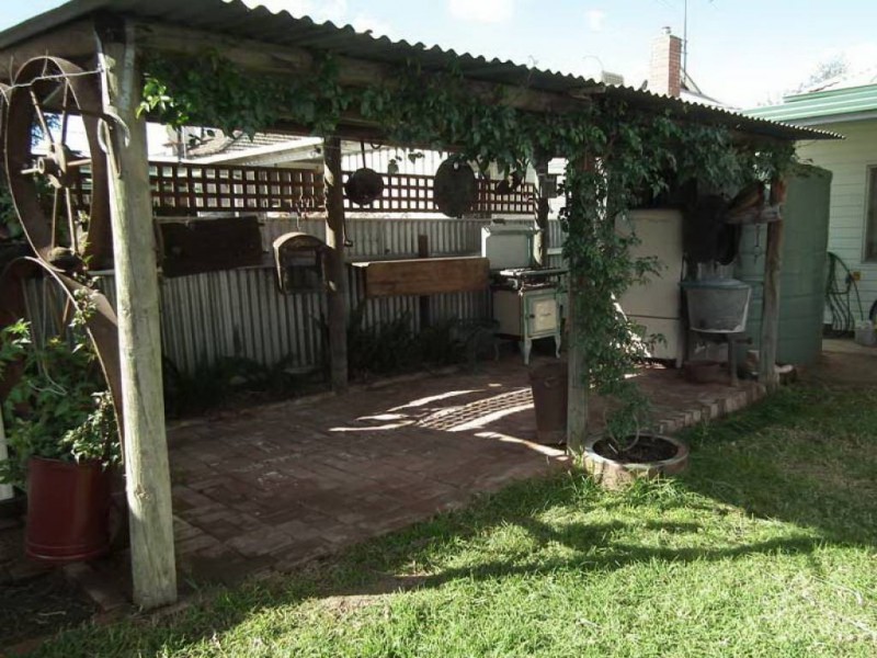 97 Thompson Street, Cootamundra NSW 2590