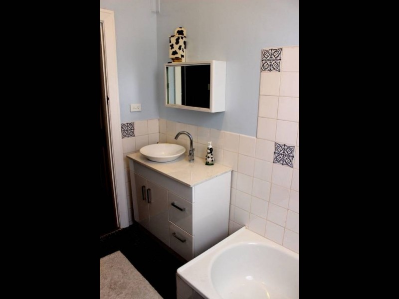 97 Thompson Street, Cootamundra NSW 2590