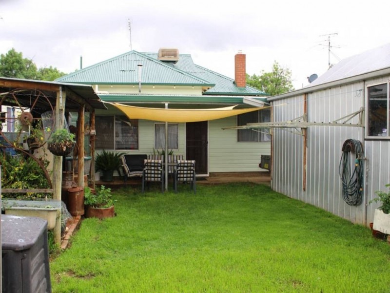 97 Thompson Street, Cootamundra NSW 2590