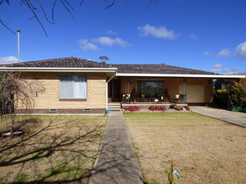 142 Temora Street, Cootamundra NSW 2590