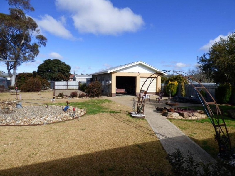 142 Temora Street, Cootamundra NSW 2590