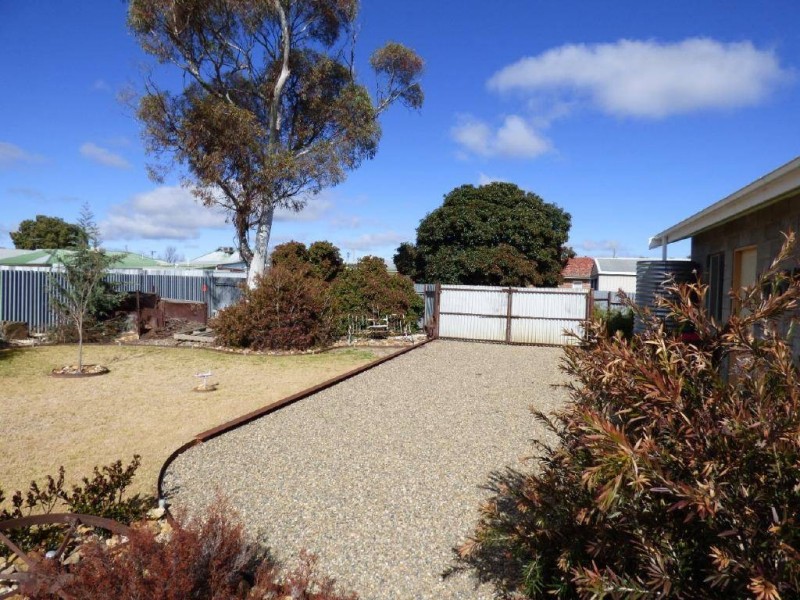 142 Temora Street, Cootamundra NSW 2590