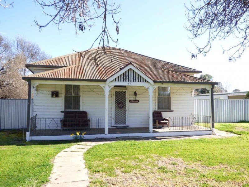 17 Warren Street, Cootamundra NSW 2590
