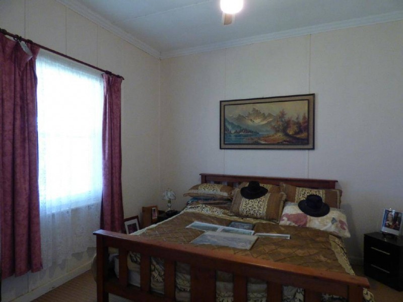 17 Warren Street, Cootamundra NSW 2590