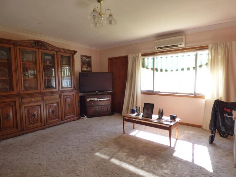 17 Warren Street, Cootamundra NSW 2590