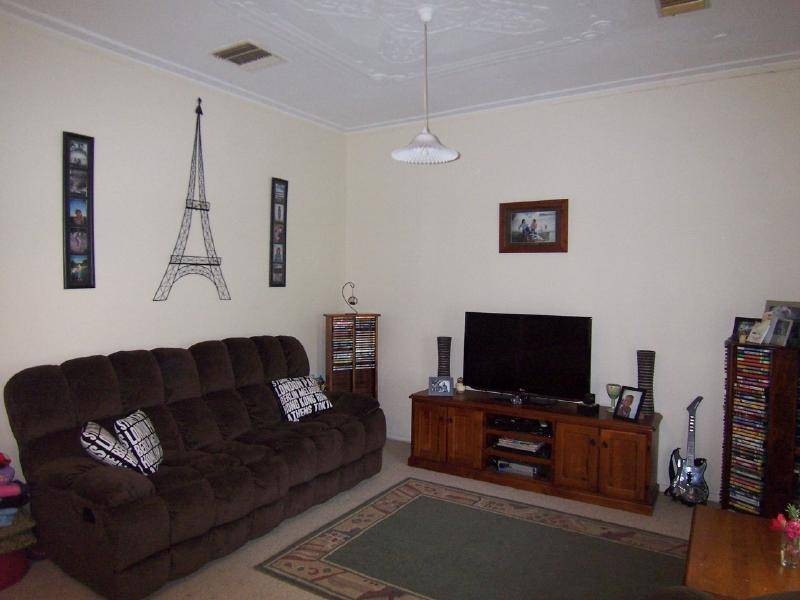 39 Hay Street, Cootamundra NSW 2590