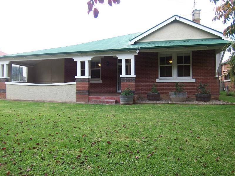17 Temora Street, Cootamundra NSW 2590