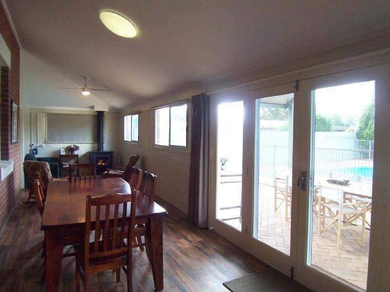 17 Temora Street, Cootamundra NSW 2590