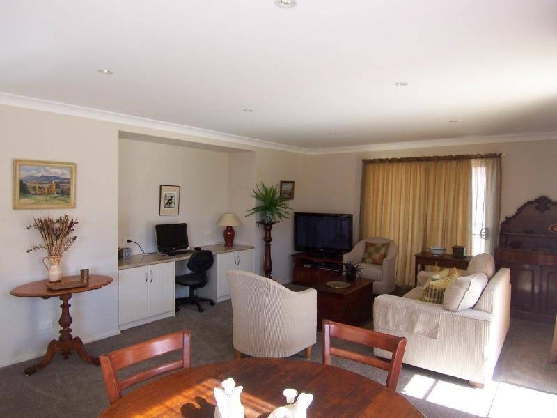 1/5 Bethany Place, Cootamundra NSW 2590