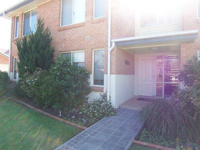 1/5 Bethany Place, Cootamundra NSW 2590