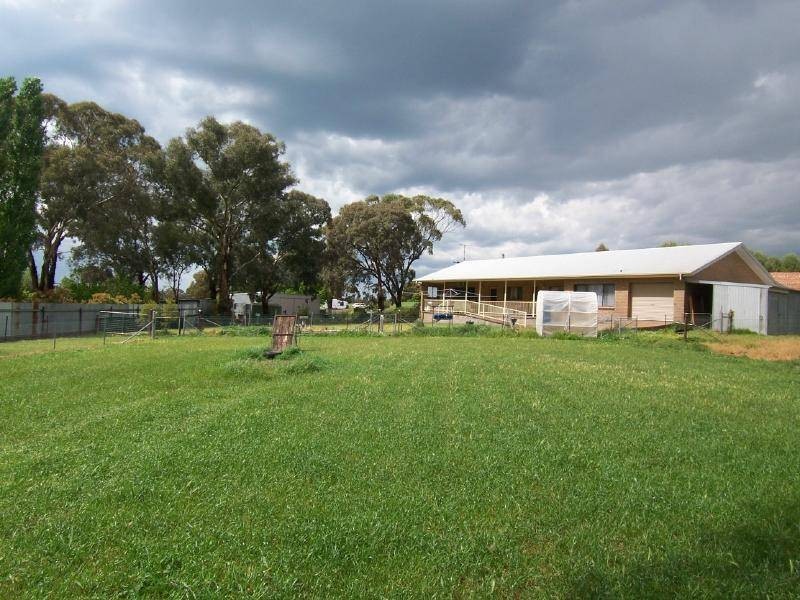 5 Bland Street, Young NSW 2594