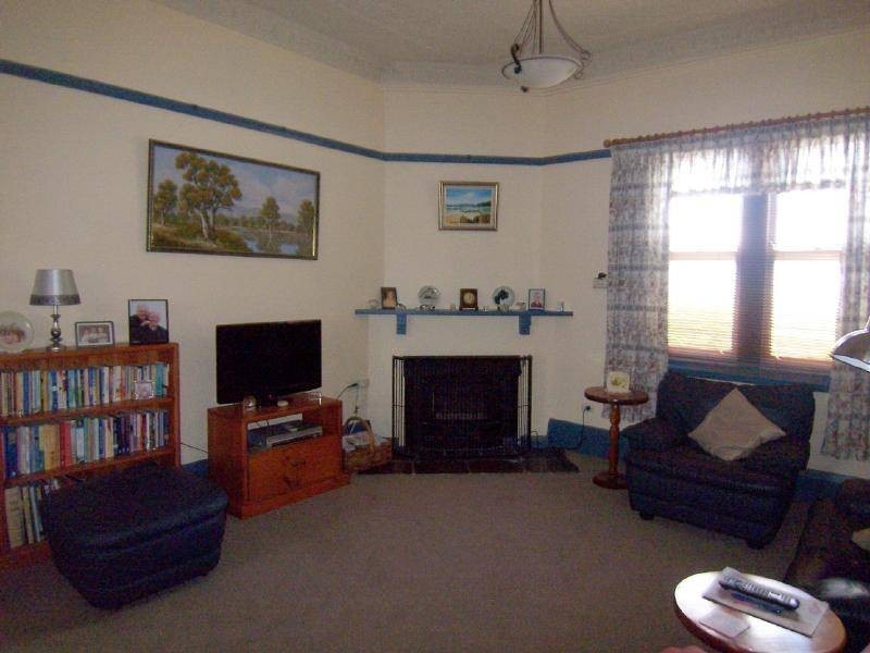 24 Murray Street, Cootamundra NSW 2590