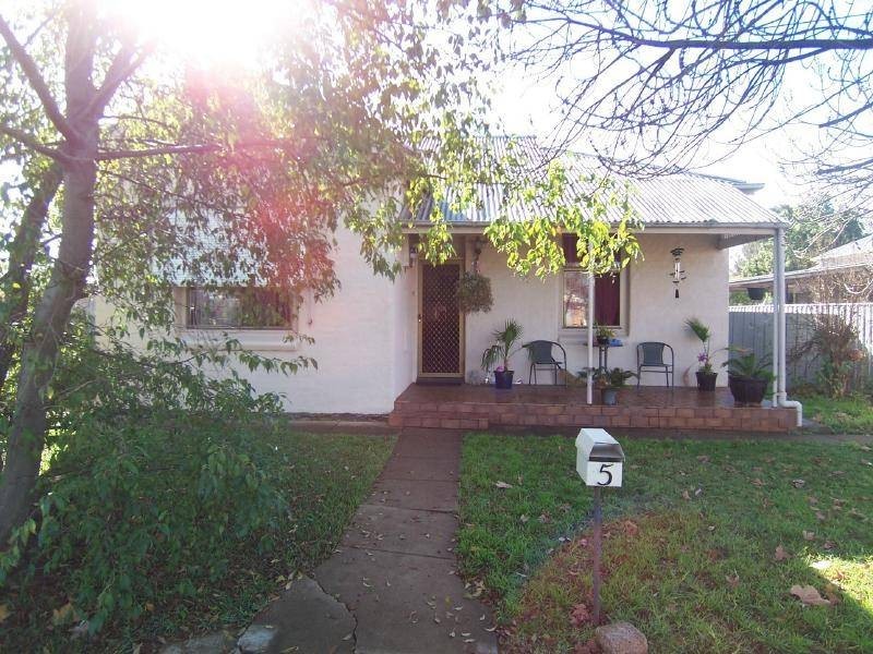 5 Morris Street, Cootamundra NSW 2590