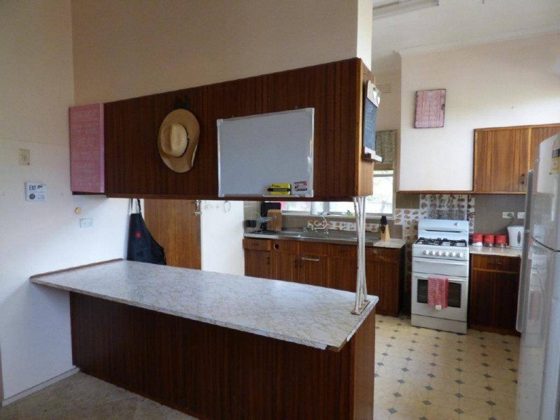 98 Thompson Street, Cootamundra NSW 2590