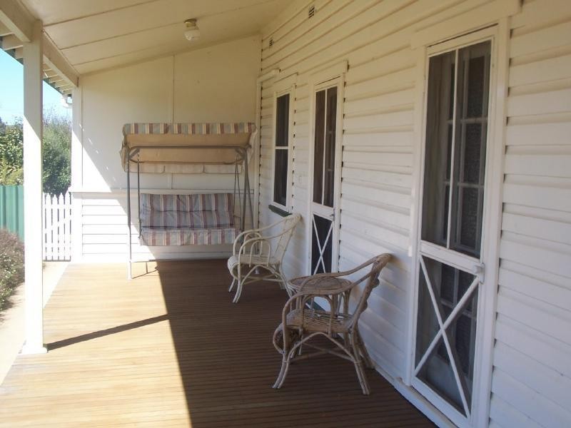 32 Crown Street, Cootamundra NSW 2590