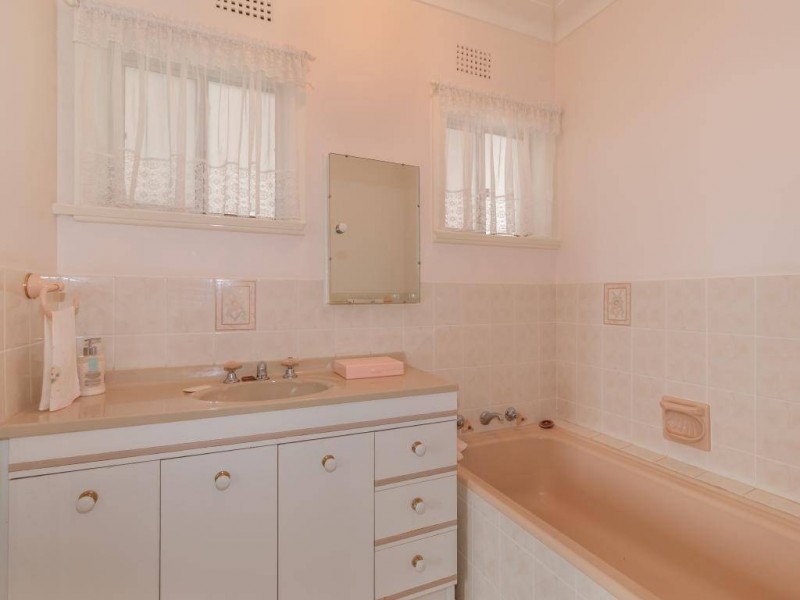 34 John Street, Cootamundra NSW 2590