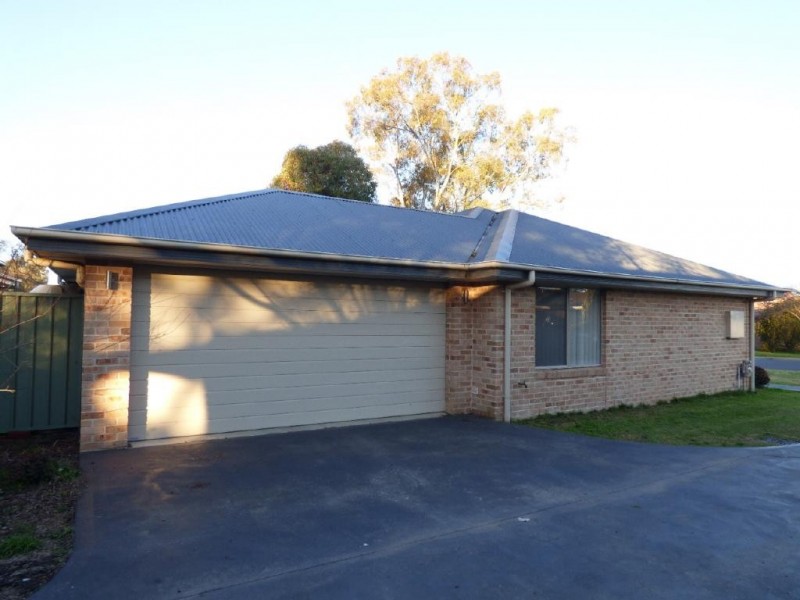 1/173 Adams, Cootamundra NSW 2590