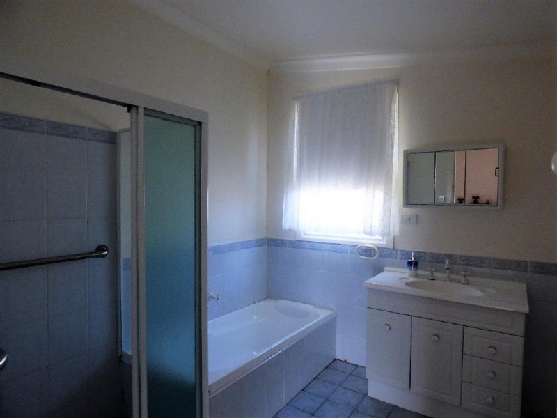 53 Olney Street, Cootamundra NSW 2590