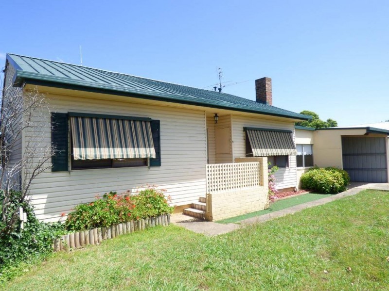 1 Cameron Square, Cootamundra NSW 2590