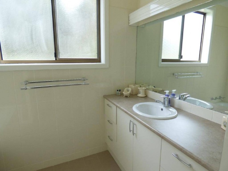 50 Cowcumbla Street, Cootamundra NSW 2590