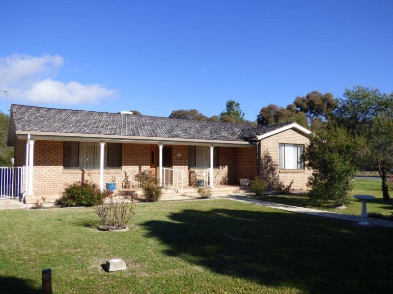 50 Cowcumbla Street, Cootamundra NSW 2590