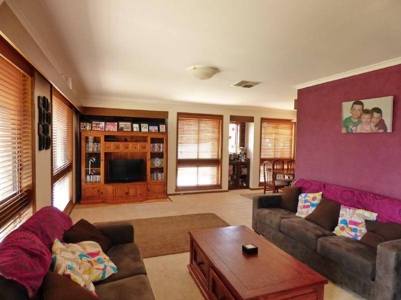 12 Byrne Street, Cootamundra NSW 2590