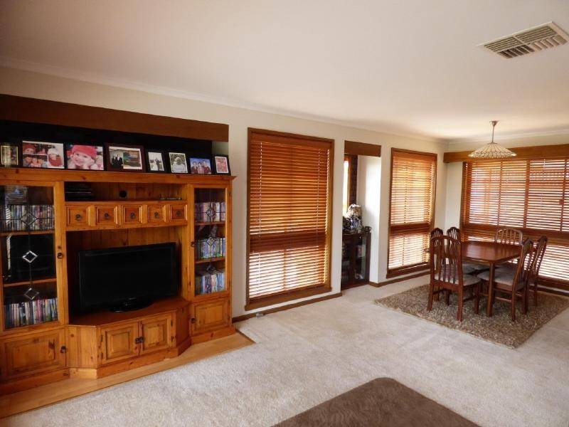 12 Byrne Street, Cootamundra NSW 2590