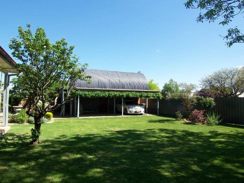 7 Adams Street, Cootamundra NSW 2590