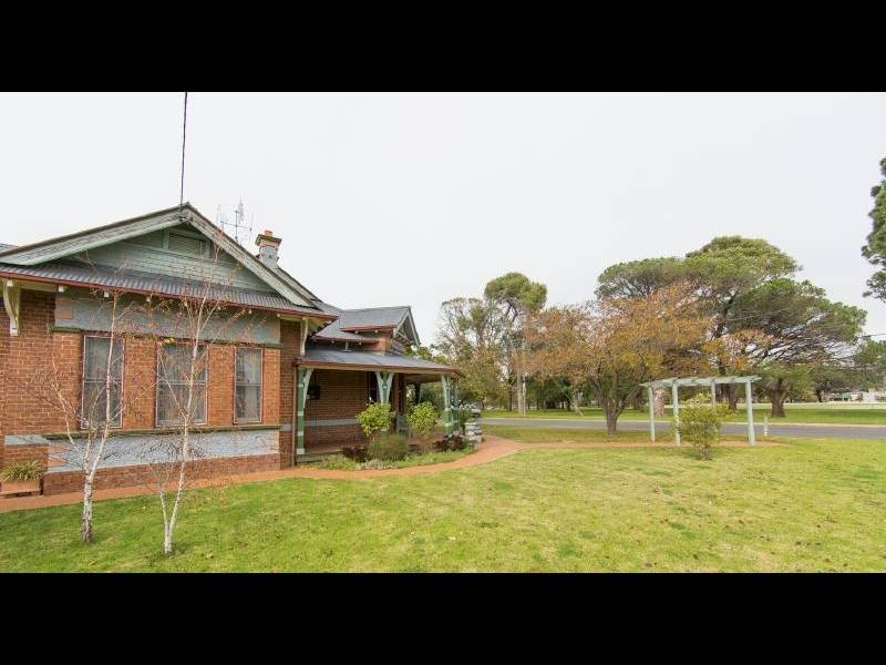 7 Adams Street, Cootamundra NSW 2590