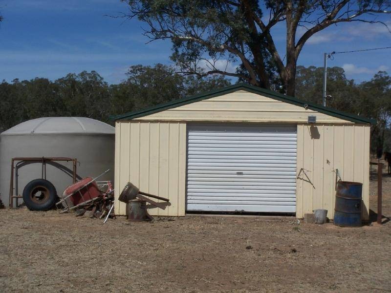 169 Old Wallendbeen Road, Stockinbingal NSW 2725