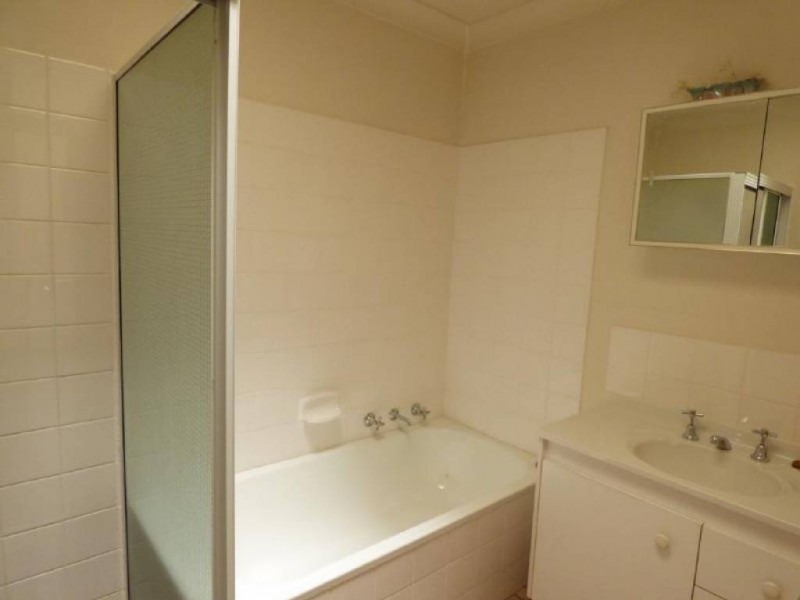 21 John Street, Cootamundra NSW 2590