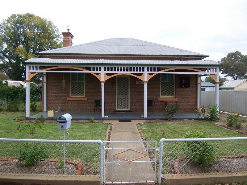 6 Justin Street, Cootamundra NSW 2590