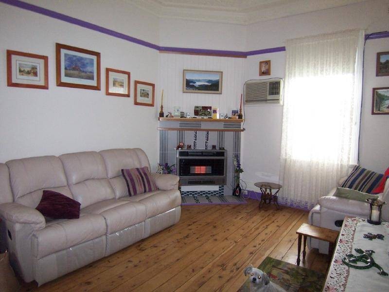 6 Justin Street, Cootamundra NSW 2590