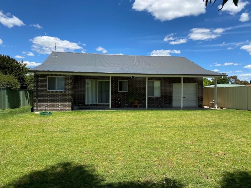 28 Pinkstone Avenue, Cootamundra NSW 2590